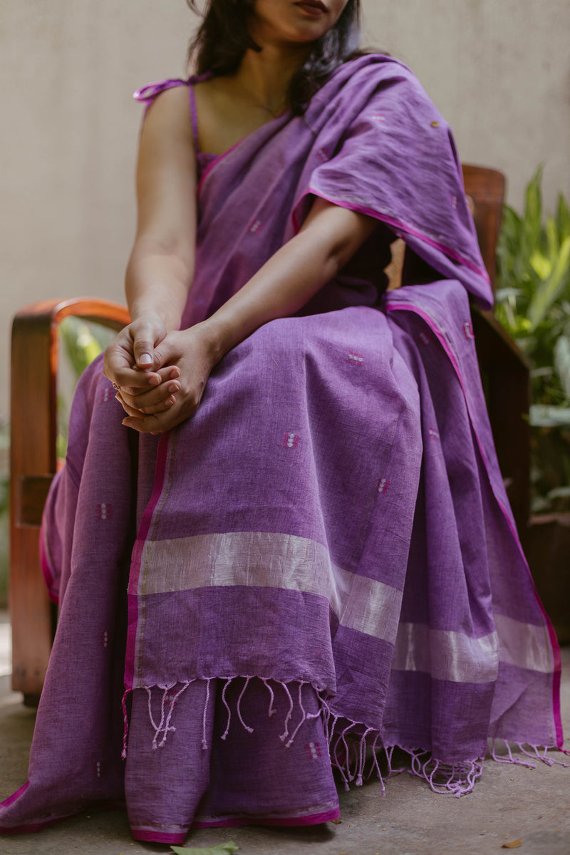 Elegant lavender Jamdani saree in soft handwoven cotton Varsaaedit