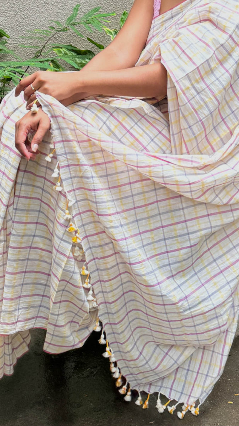 Varsaa Edit Peach Checks Khadi Cotton Saree – soft Bengal handloom cotton with modern checks pattern for everyday elegance.