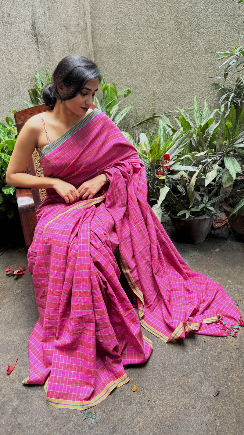 VarsaaEdit Handloom Cotton Saree – Pink with Green Checks, ethically crafted in Bengal for modern yet timeless style.手織り綿