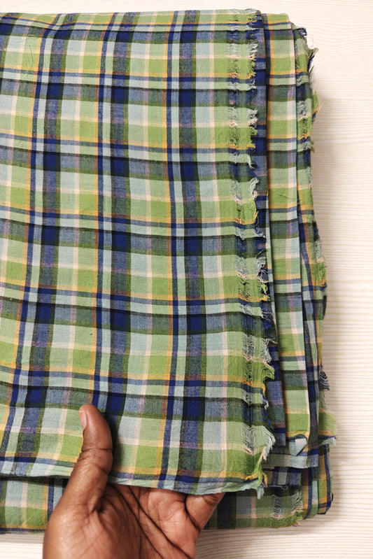 Yarn-dyed cotton with green and blue plaid – ideal for shirts and summer dresses.

